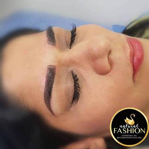 maquillaje permanente de cejas mixtas