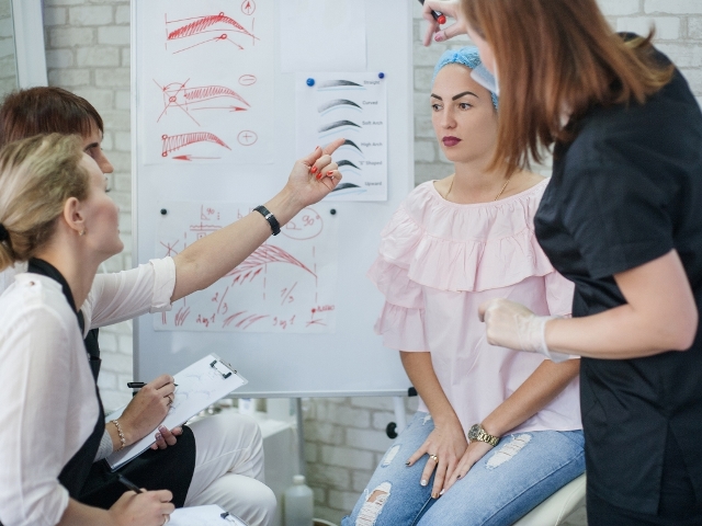 Asiste al Curso de Micropigmentación de Cejas Medellin y Bello